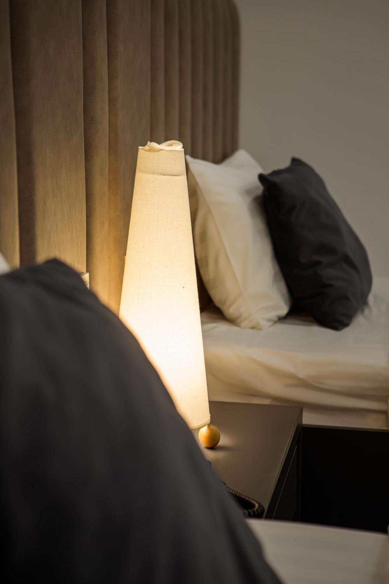 Port Plaza Evn Hotel P'arak'ar Eksteriør billede